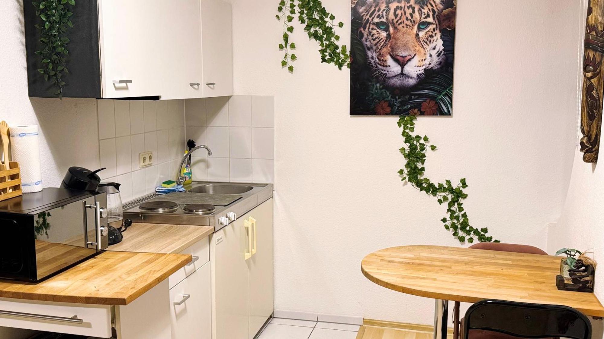 Zentrumnah Inklusive Parkplatz Jungle-Suite By Rentigo - Ruheoase Im Herzen Von Saarbruecken! Екстер'єр фото